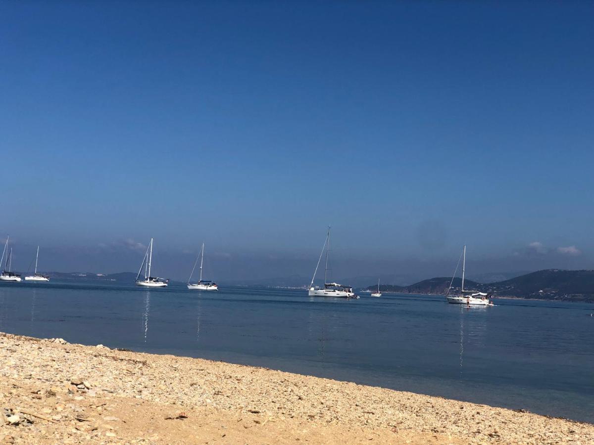 Grand studio à Hyères entre mer et ville Esterno foto